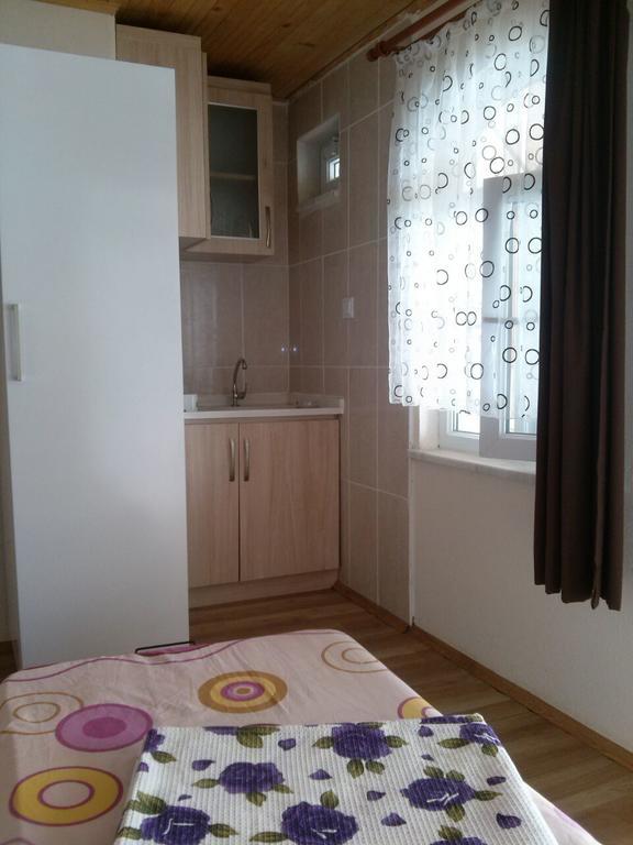 Erkin Apart Hotel Karsiyaka  Buitenkant foto